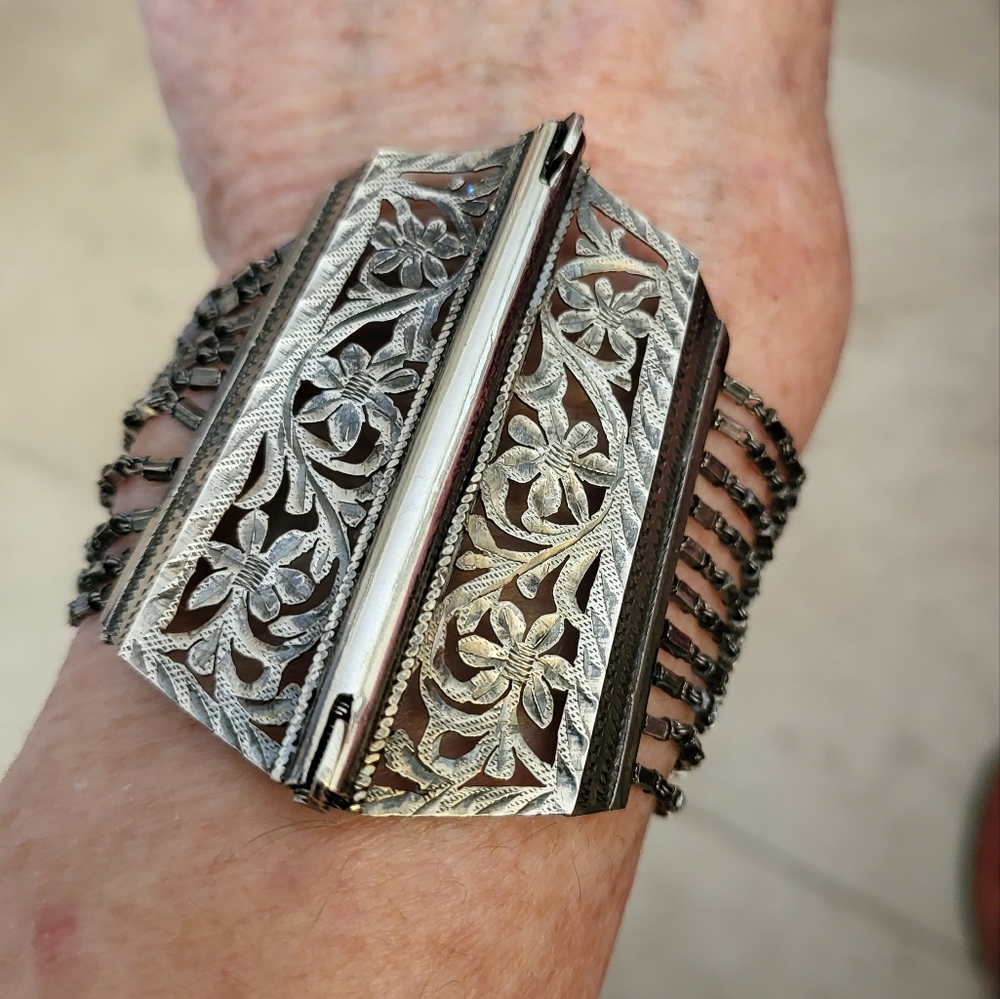 Victorian Sterling Silver Etched Reticulated Chain Mail Bracelet